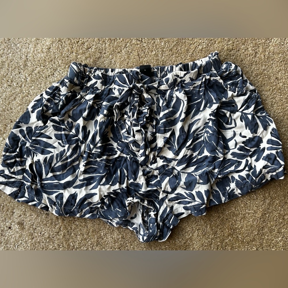 SHEIN Navy Leaf Print High Waist Shorts